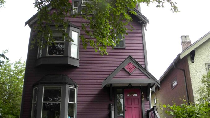 Where Homes Breathe With Nature: Harmony, Wood, and Quiet Love in Vancouver - Photo By Thanasis Bounas