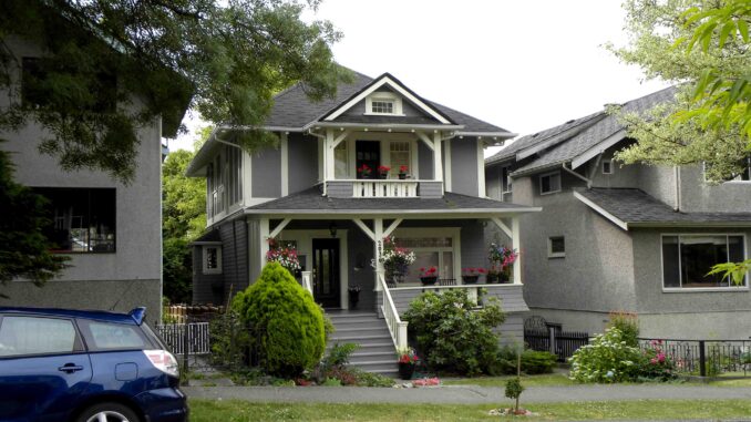 Homes That Uplift the Heart: The Joyful Canvas of Vancouver’s Wooden Neighborhoods - Photo By Thanasis Bounas