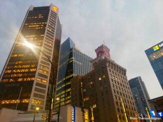 Sunset in Vancouver A Romantic Walk Through the City's Heart - Photo By Thanasis Bounas