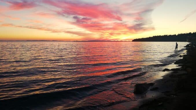 Sunset Serenity at White Rock Beach A Golden Hour by the Sea – Photo By Thanasis Bounas
