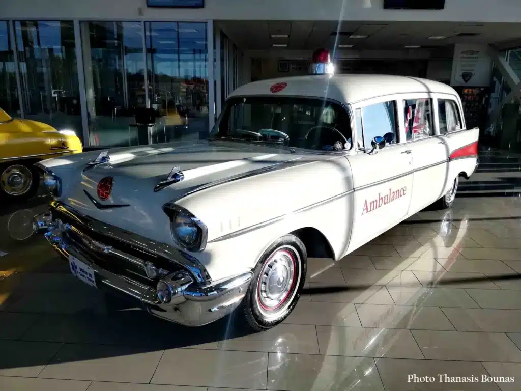 Workhorses with Heart Tow Trucks and Ambulances in Canada’s Golden Motoring Age - Photo Βy Thanasis Bounas